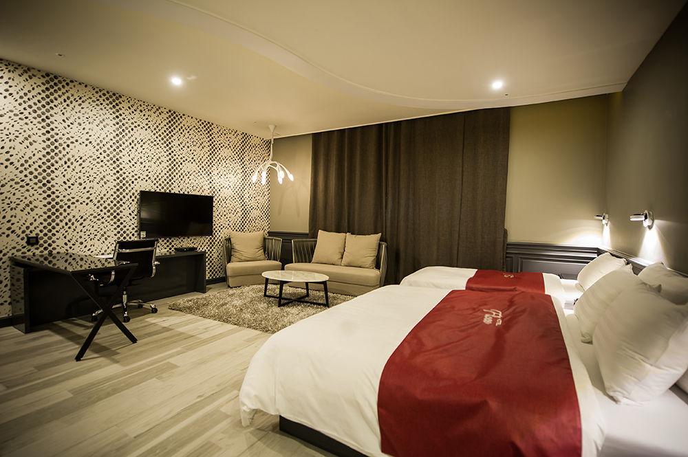 בוצ'און Hotel Floce מראה חיצוני תמונה