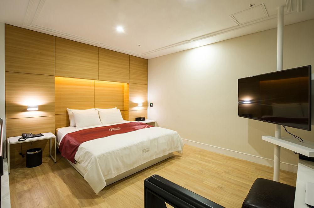 בוצ'און Hotel Floce מראה חיצוני תמונה