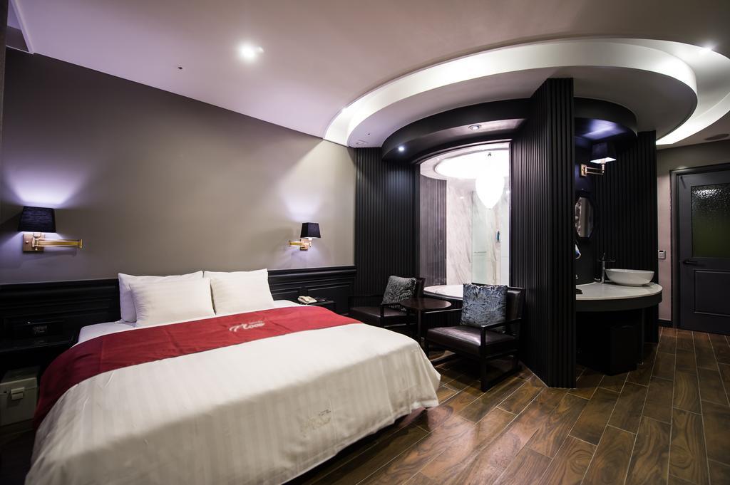בוצ'און Hotel Floce חדר תמונה