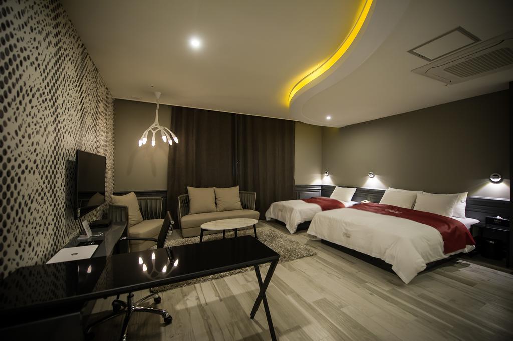 בוצ'און Hotel Floce חדר תמונה