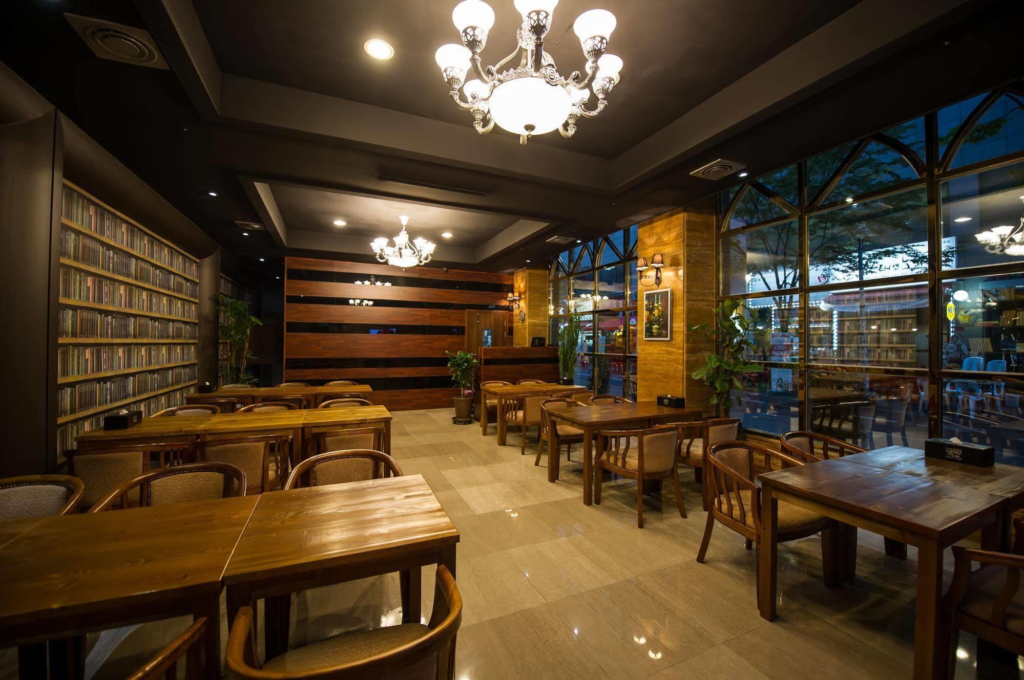 בוצ'און Hotel Floce מראה חיצוני תמונה